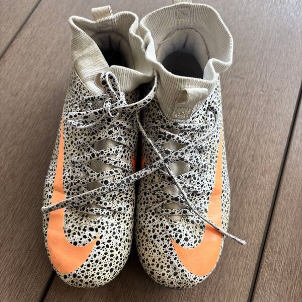 NIKE サッカースパイク21.5cm
