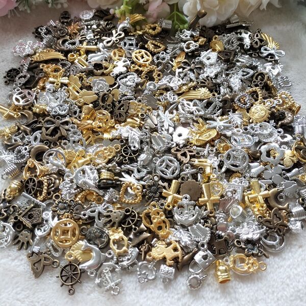 宝石 デコパーツ ハンドメイド 手作り ストーン プラスチック製 クロス 十字架 ネイル アクセサリー パーツ 素材 ゴールド