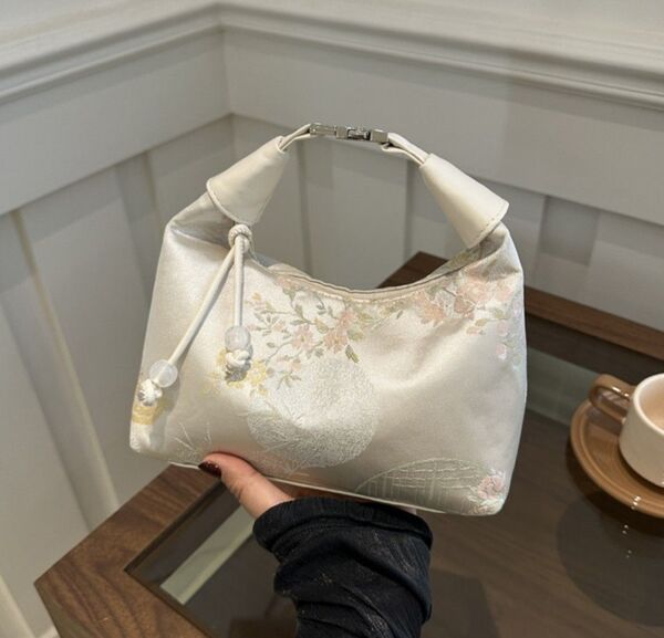 オフホワイト ショルダーバック 白 結婚式 ハンドバッグ 刺繍 フォーマル パーティーバッグ 和装 和服 クラッチ 浴衣 チャイナ