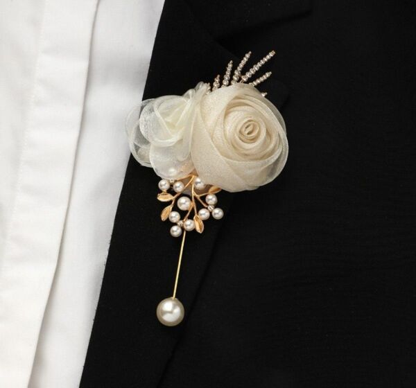 再入荷!ブローチ コサージュ フラワー シフォン ホワイト 白 パール 結婚式 フォーマル ウェディング アクセサリー アレンジ