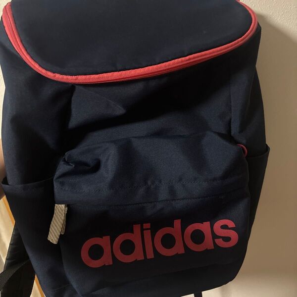 adidasリュック