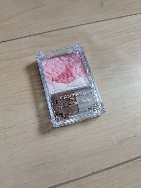 CANMAKE グロウフルールチークス 17