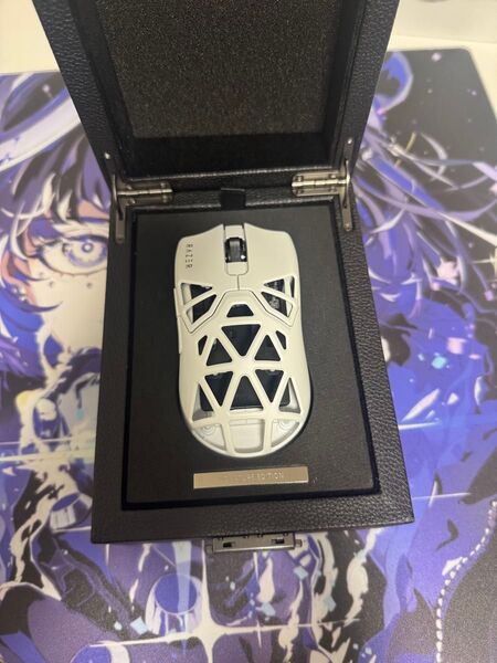 Razer Viper Mini Signature Edition White