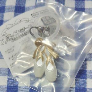 バレエモチーフ めじるしアクセサリー トゥシューズ ホワイト