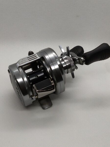 シマノ 19 カルカッタコンクエスト DC200 SHIMANO
