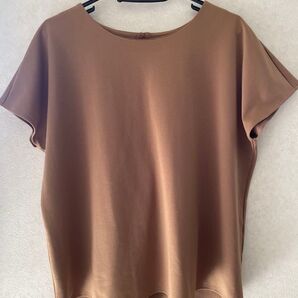 and me ポンチ素材 タック入り半袖ドルマントップス