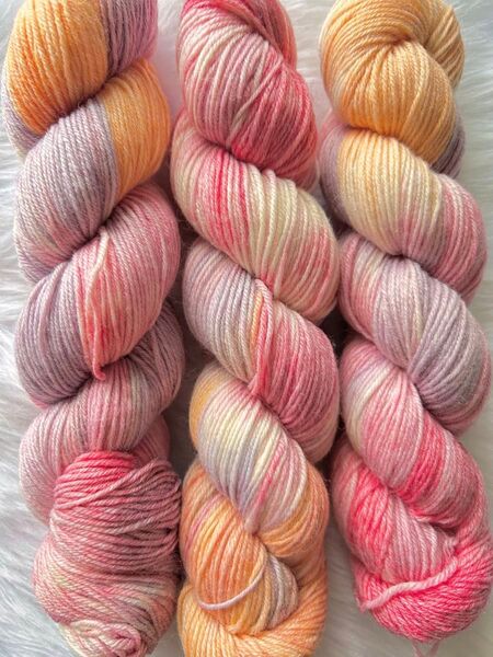 ソックヤーン 毛糸 3カセ 約300g 手染め 糸 ピンク オレンジ