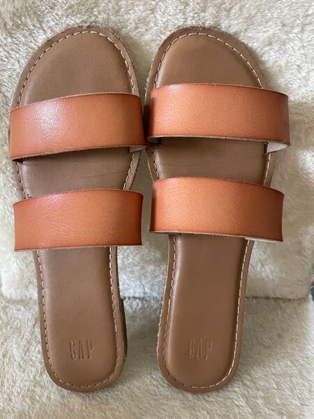 GAP フラットサンダル 23.5㎝
