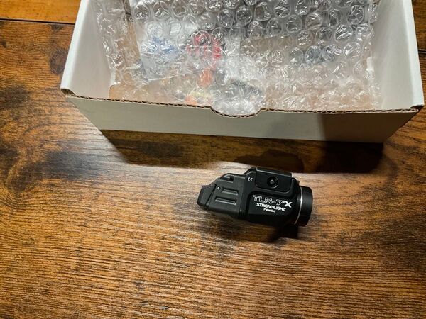 実物 Streamlight ストリームライト TLR-7X ウェポンライト