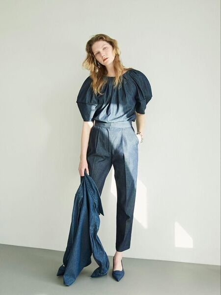 美品 ミラオーウェン mila owen 構築スリーブデニムブラウス