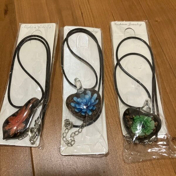 ガラス製ネックレス とんぼ玉 3個セット 花デザイン