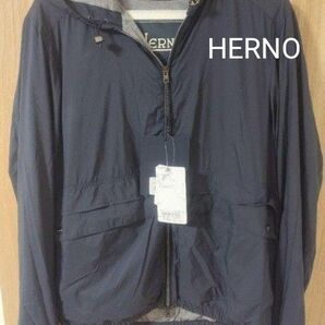 新品タグ付き HERNO アウター 撥水 軽量 ポケッタブルブルゾン ネイビー ヘルノ 紺 撥水軽量ジャケット 定価12万円