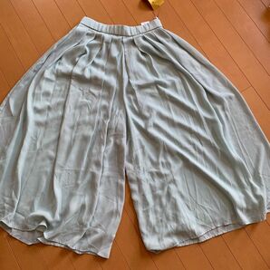 新品タグ付き薄緑 ガウチョパンツMさいず