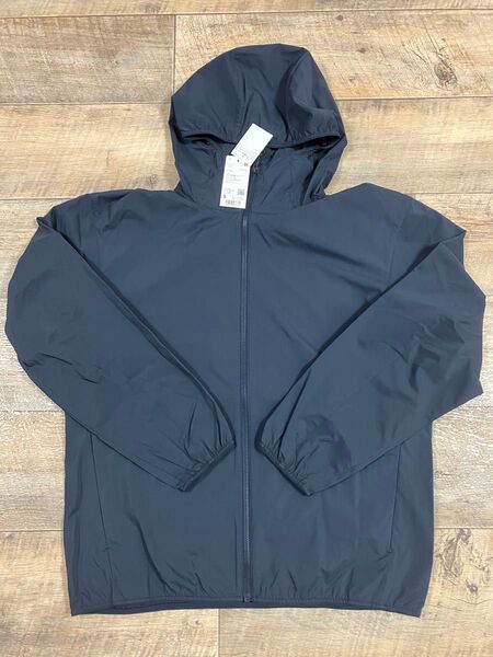 【新品】 ユニクロ ポケッタブルUVカットパーカ
