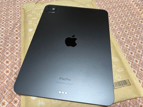 美品 iPad Pro 11インチ M4 512GB Wi-Fiモデル バッテリー100%