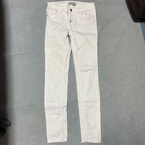 ZARA ホワイトデニム