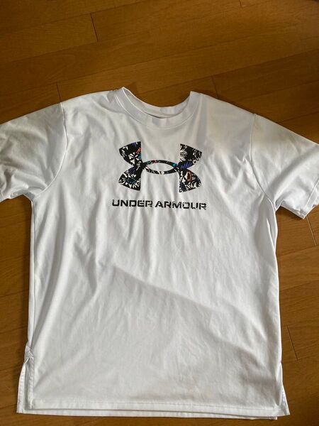 UNDER ARMOUR Tシャツ ロゴ ボタニカル柄 ホワイト