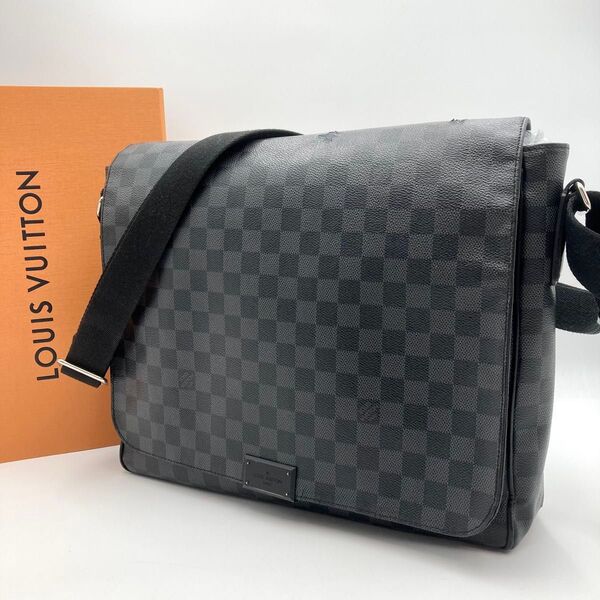 【男女OK】LOUIS VUITTON ルイヴィトン ディストリクトMM ダミエグラフィット ショルダーバッグ 黒系 フラップ