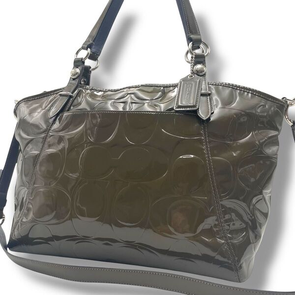 【美品】レア色 COACH コーチ 2way トート ショルダーバッグ パテントレザー エナメル シグネチャー 肩掛け 斜め掛け