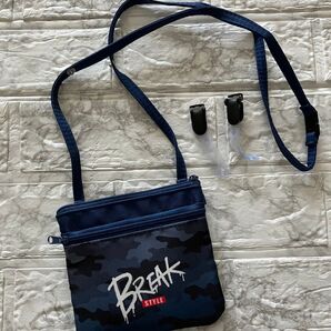Break Style ダブルファスナー移動ポケット ショルダーバッグ ネイビー カモフラ ティシュケース付き