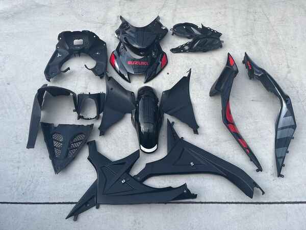 【引き取り限定】 GSX R125 カウル サイド, アンダー別売中