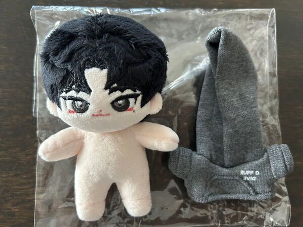 ソイングク SEO IN GUK ぬいぐるみ ドール 10cm フーディ付き