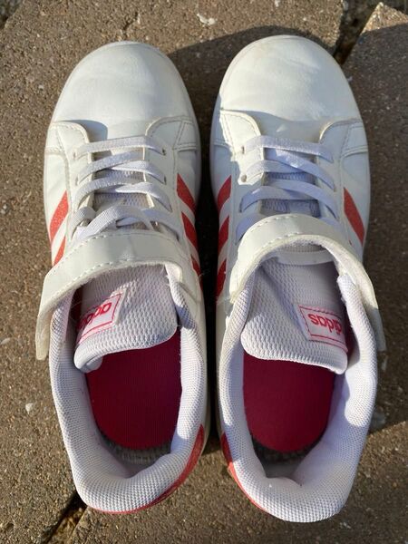 adidas ホワイト/レッド キッズスニーカー 21cm