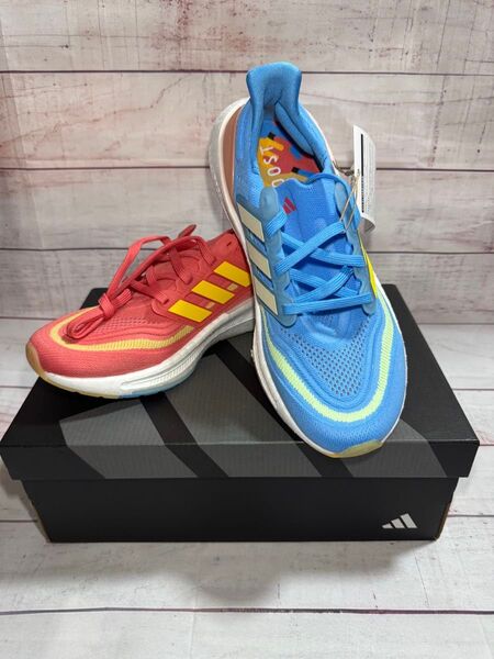 【希少・左右非対称レアカラー】adidasウルトラブーストライト/26cm&他サイズ有/アディダスランニングシューズ【新品未使用】