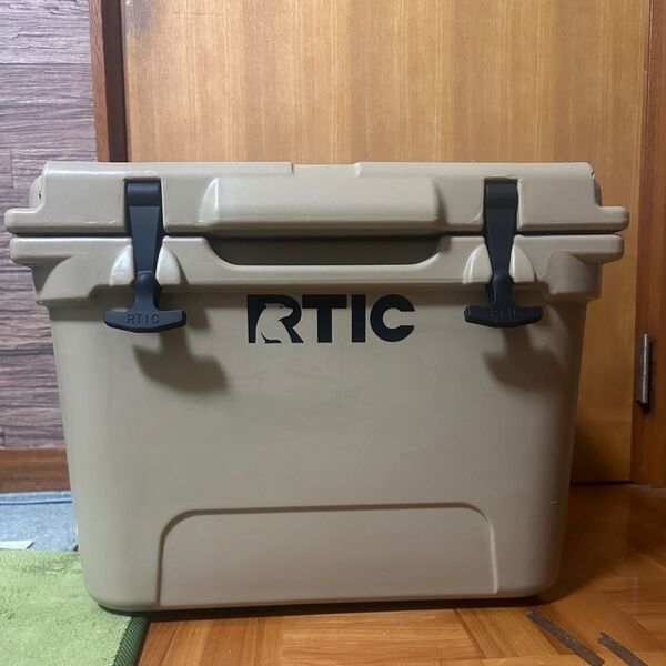 RTIC タンカラー クーラーボックス 20L