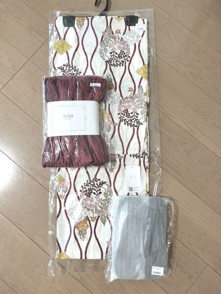 【新品】utatane 高級変わり織 浴衣3点セット 白地に赤の立涌と藤丸