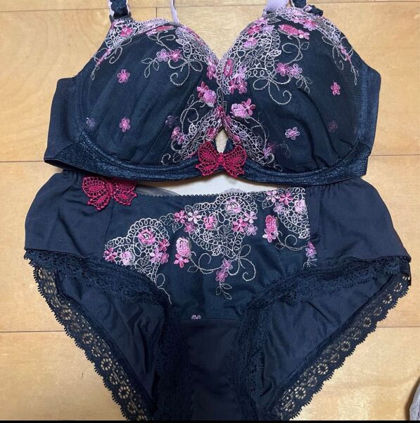 ワコール ブラジャーF65 ショーツM