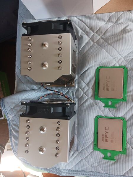 AMD EPYC 7571 32c 64t AWSカスタムレア仕様 ロックなし supermicro 4U cpuクーラー ×2