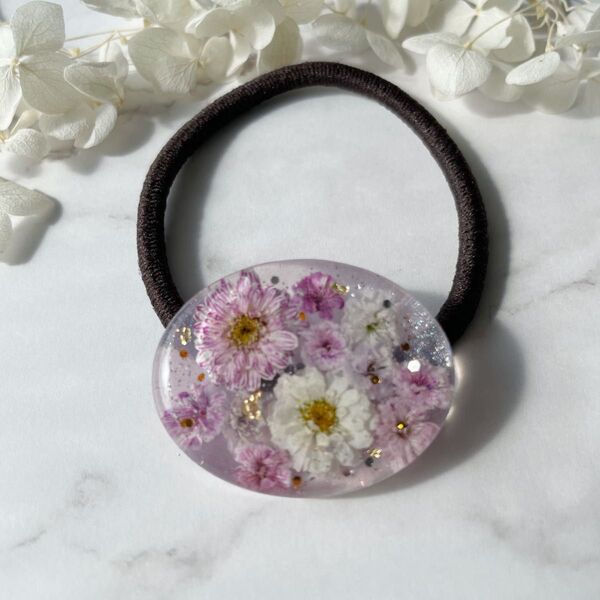 213.レジン ドライフラワー ヘアゴム マトリカリア ハンドメイド