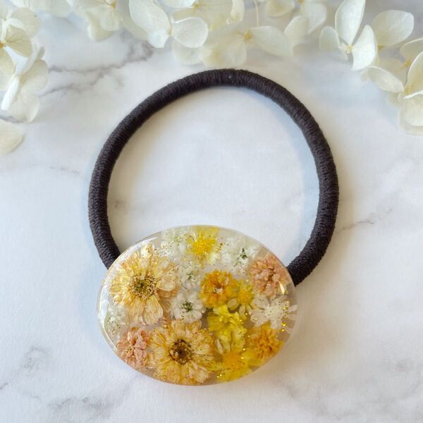 215.レジン ドライフラワー ヘアゴム マトリカリア ハンドメイド