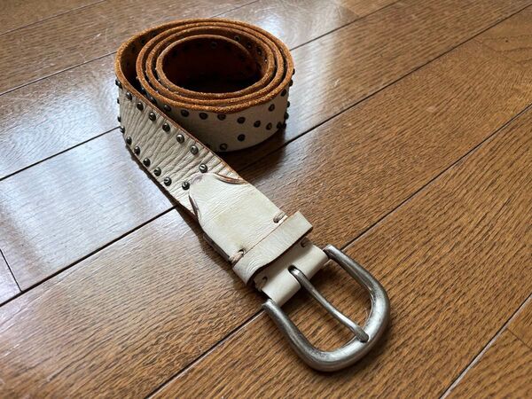 スタッズ 革ベルト ホワイト 101センチ