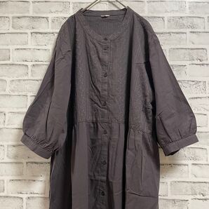 未使用☆刺繍 グレー シャツワンピース 4L
