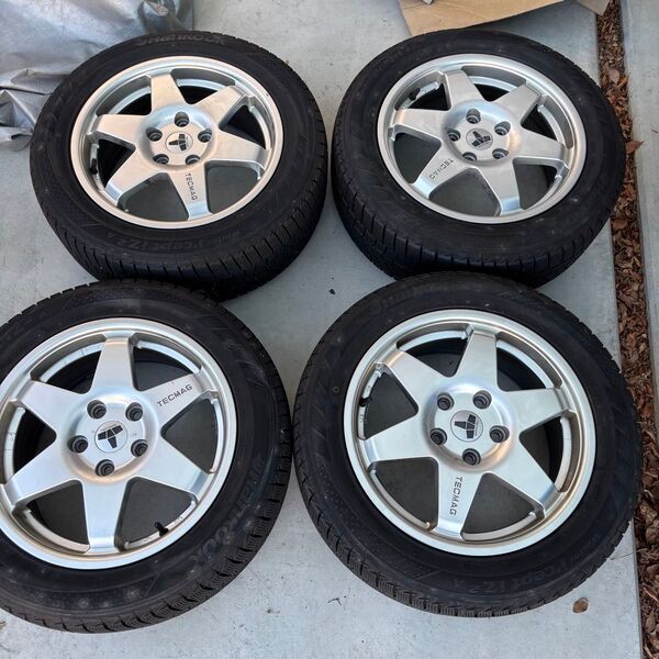 16インチアルミホイールTEC MAG スタッドレスタイヤ4本205/55R16