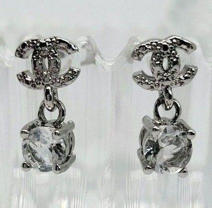 ★大特価★新品未使用★ロゴモチーフピアス★スカイブルートパーズ★ゆらゆらピアス★シルバー925★