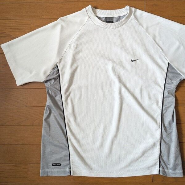 00s NIKE ワンポイントスウォッシュロゴ刺繍 ビッグ テック Tシャツ XL