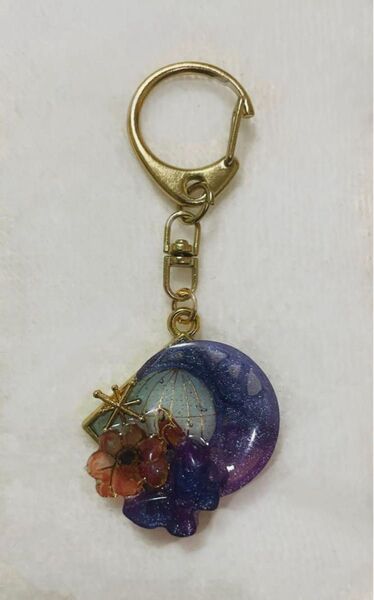 ハンドメイド レジン キーホルダー 月と鳥かご