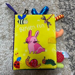 新品 お庭 布絵本 英語 しかけ絵本 知育 カラフル かわいい プレゼント