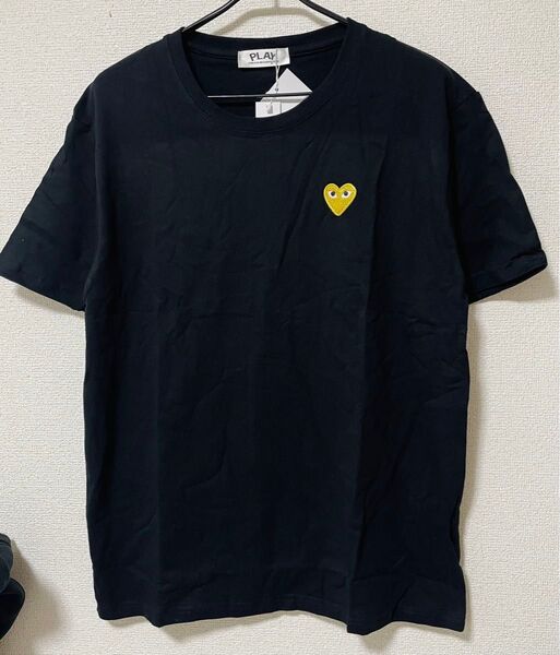 PLAY COMMEプレイコムデギャルソン 黄色ハート刺繍 Tシャツ ブラック L 半袖