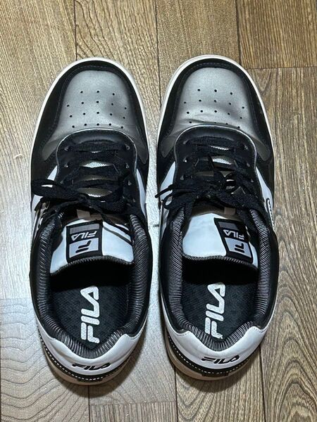 FILA ローカット スニーカー ブラック ホワイト