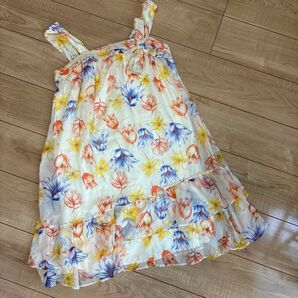 花柄ワンピース