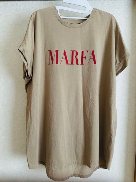マイカ&ディール Tシャツ