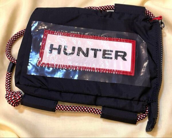 新品 ハンター HUNTER トラベルリップストップ フォンポーチ 黒