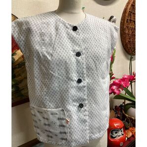 白絣の前開きベスト 着物リメイク