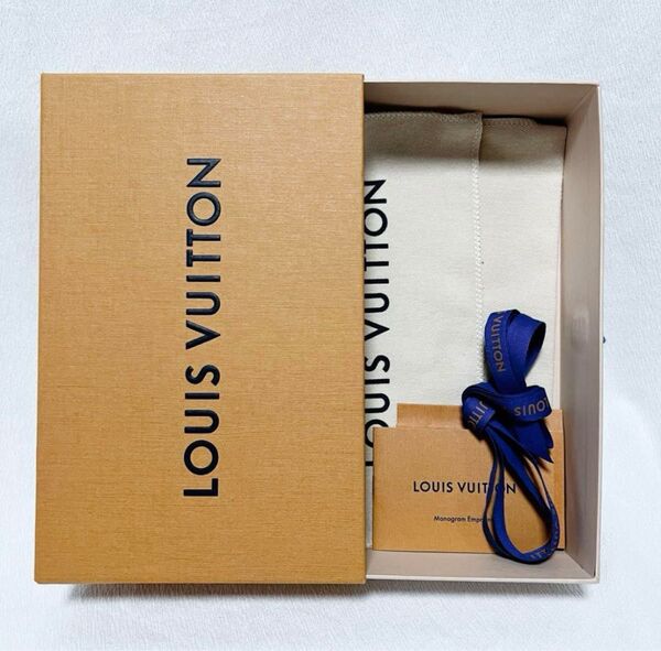 ルイヴィトン 箱と手提げ袋 リボン付き LOUIS VUITTON 空き箱 ブランド紙袋
