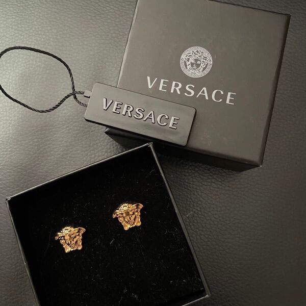 VERSACE ピアス ゴールド 金 メドゥーサ フック 箱付き プレゼント
