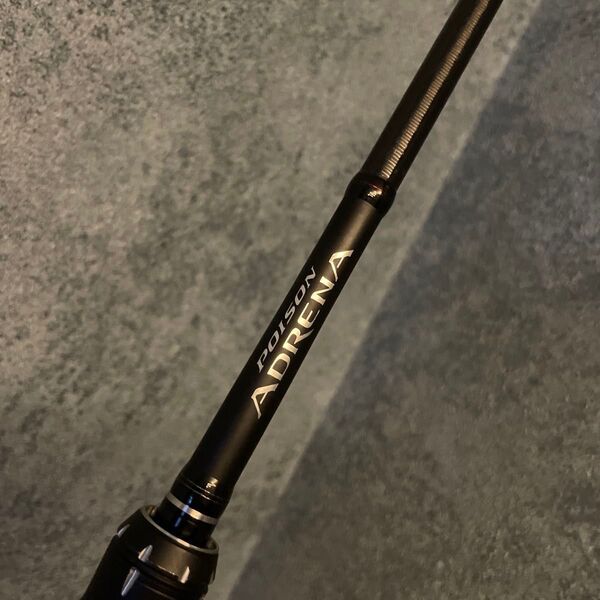 極美品 ジャッカル JACKALL ポイズンアドレナ 264UL-2